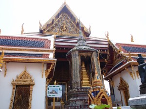 Entrance to Emerald Buddha Temple area                 